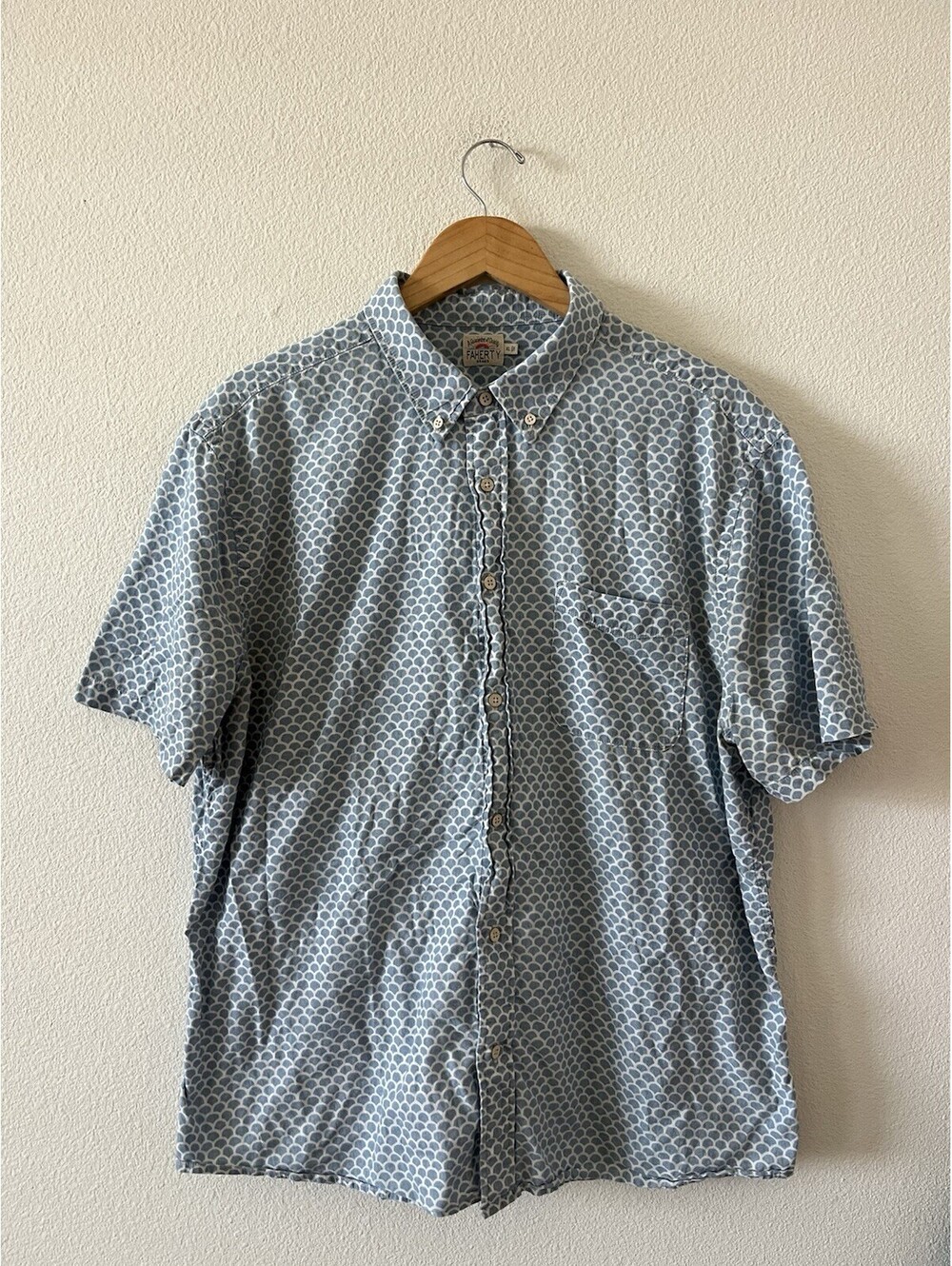 Faherty Mens XL Blue Scallop Print Short Sleeve Button Shirt